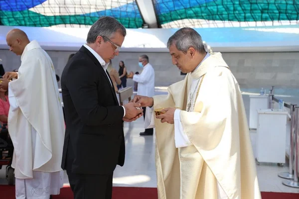 André Clemente celebra aniversário com missa na Catedral Metropolitana