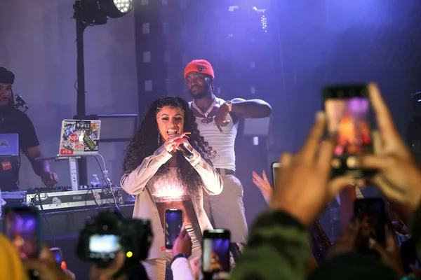 Cardi B divulga trecho de novo single e revela detalhe importante