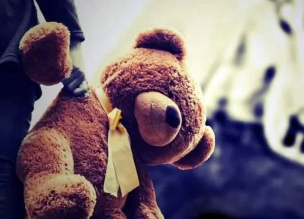 Imagem colorida de um urso de pelúcia - Metrópoles