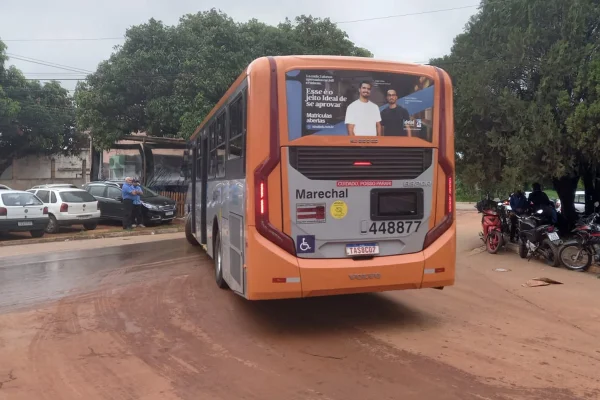Justiça impede circulação de 90 ônibus da Marechal; usuários são afetados - destaque galeria
