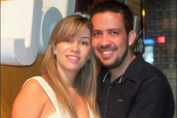 Maria da Penha: a prefeita Leandra Guedes e o deputado André Janones