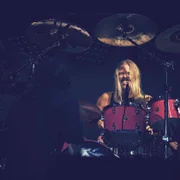 Foo Fighters e Queens of The Stone Age anunciam show extra - imagem 4