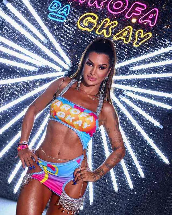 Marina Ferrari curte Farofa da Gkay sem o namorado
