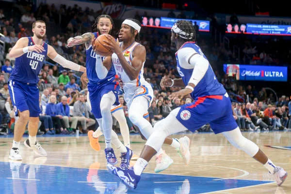 Thunder vence primeira na temporada diante dos Clippers