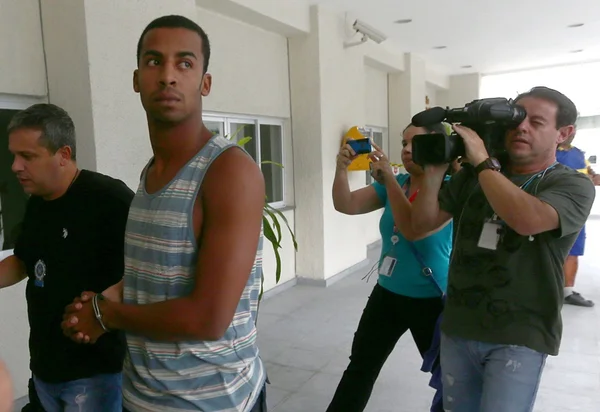 Denúncia de estupro à Justiça pode sair em 3 semanas, diz promotor