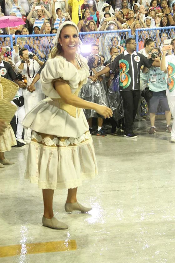 Ivete diz que Ícaro Silva canta e dança melhor do que ela - imagem 5 Ivete diz que Ícaro Silva canta e dança melhor do que ela - imagem 5