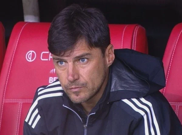 Internacional anuncia a demissão do técnico Alexander Medina