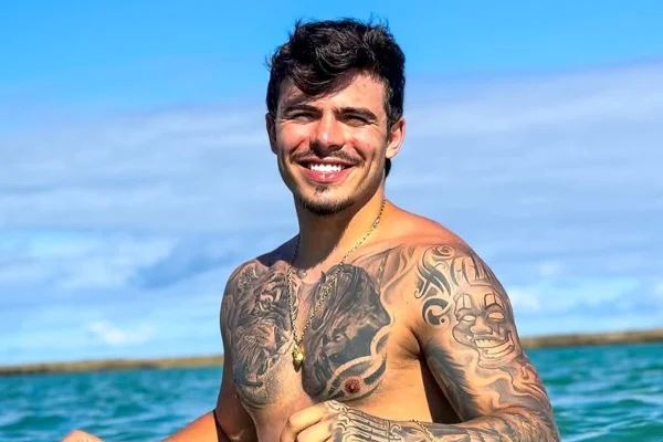 O ator Thomaz Costa