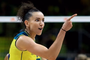 Gabi Guimarães também está entre as melhores do campeonato.