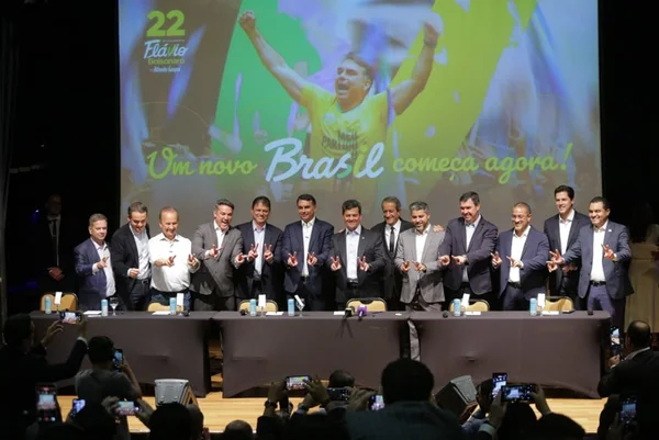 Em ato com governadores eleitos, Flávio diz que vai governar para todos