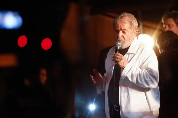 PGR pede que PT devolva dinheiro gasto com candidatura de Lula