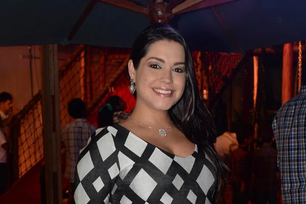 Barrigão de Thaís Fersoza chama atenção aos 8 meses de gravidez