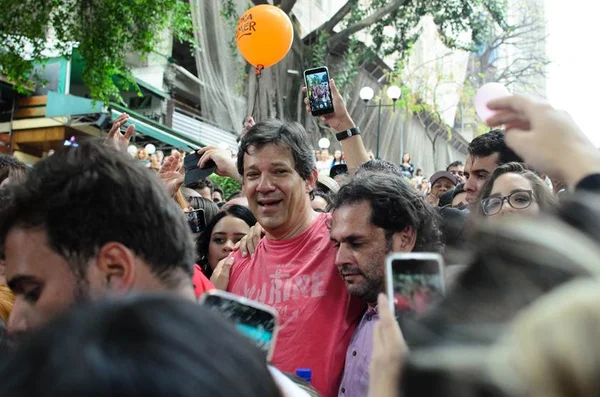 Haddad busca “pontes” para o segundo turno contra Bolsonaro