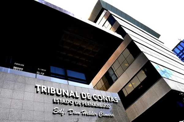 “Candidata gênio”: concurso suspenso teve 18 mil inscritos e salário de R$ 35 mil