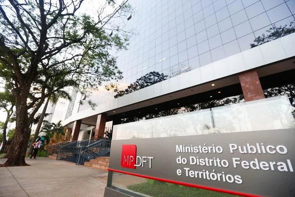 Empresa de TV por assinatura deve parar cobranças 24 horas após cancelamento do serviço