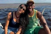 Lázaro Ramos e Taís Araújo posam durante passeio
