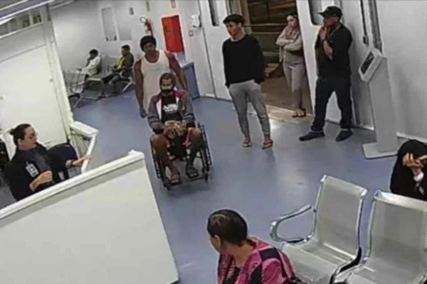 Novas imagens mostram homem antes de morrer dentro de UPA - destaque galeria Novas imagens mostram homem antes de morrer dentro de UPA - destaque galeria