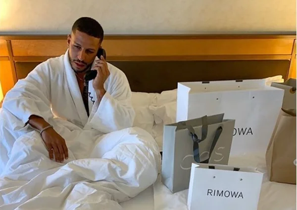 Saiba quem é o fã que Anitta hospedou em sua casa