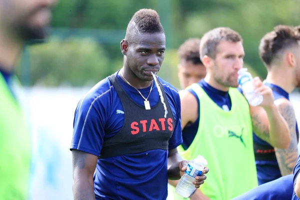 É oficial: após flertar com o Flamengo, Balotelli fecha com o Brescia