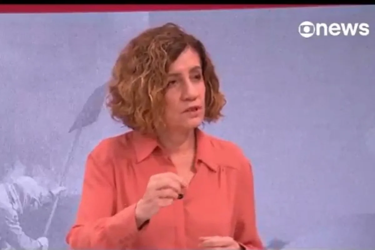 Miriam Leitão tem mal-estar ao vivo na GloboNews e é amparada por colega Miriam Leitão tem mal-estar ao vivo na GloboNews e é amparada por colega