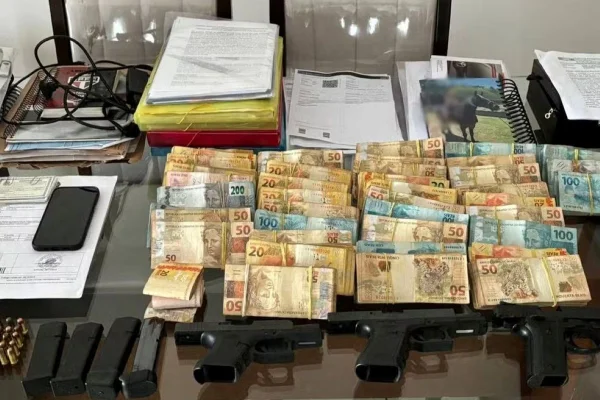 Justiça condenou 11 réus por organização criminosa, agiotagem, extorsão e lavagem de dinheiro. Empresários tinham ligação com PCC - Metrópoles
