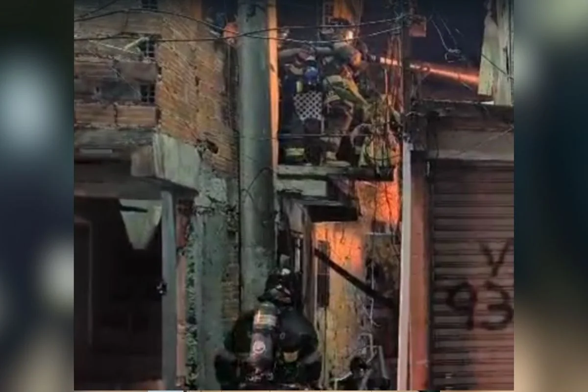 Incêndio em moradias na comunidade de Paraisópolis, zona sul de São Paulo Incêndio em moradias na comunidade de Paraisópolis, zona sul de São Paulo
