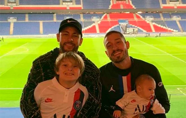 Neymar se declara para padrasto de Davi Lucca: “Te amo!”