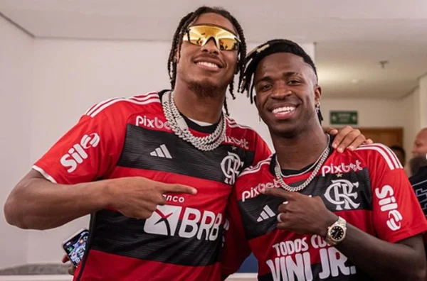 Vinícius Júnior leva astro da NFL para assistir à partida do Flamengo