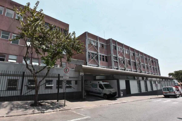 Imagem colorida mostra fachada do hospital Tide Setúbal - Metrópoles