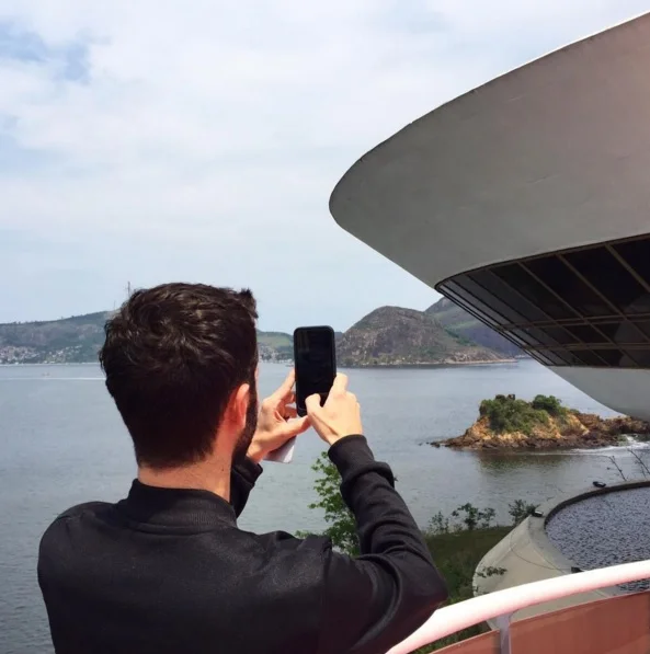 Louis Vuitton escolhe cenário de Niemeyer para lançamento de coleção