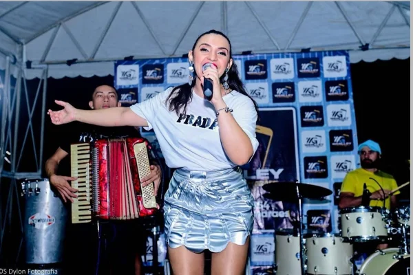 Cantora de forró morre após batalha contra câncer