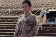 Lily Allen posa séria no Instagram