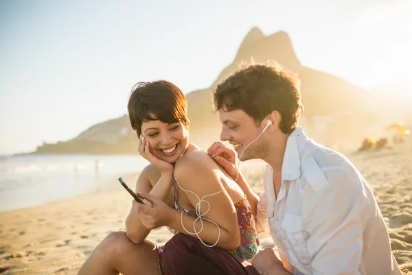 A música pode ser o afrodisíaco que falta para animar sua vida sexual