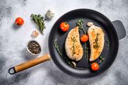 O peito de frango é um dos melhores tipos de proteína para quem treina 