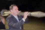 Nikolas divulga vídeo de IA com Flávio bebendo, atirando e soltando míssil - imagem 5 Nikolas divulga vídeo de IA com Flávio bebendo, atirando e soltando míssil - imagem 5