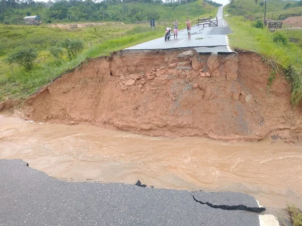 Rompimento de BR no Acre