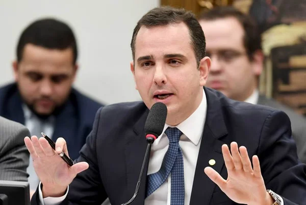 Pacheco solicita mais prazo para analisar denúncia contra Temer na CCJ