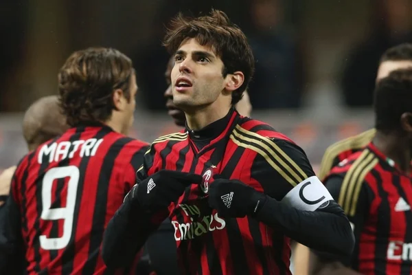 Oi, sumido: lembre 10 craques que se foram, mas voltaram aos ex-clubes