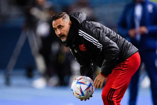 Pensando bem, Vitor Pereira também foi um “Pix” errado do Flamengo