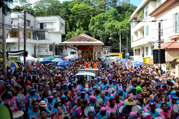Mais de 50 blocos desfilam até domingo no Rio de Janeiro
