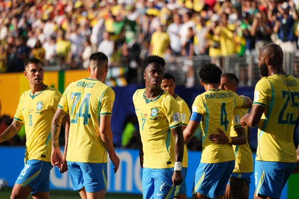 Brasil defende invencibilidade contra seleções da Concacaf em Copas