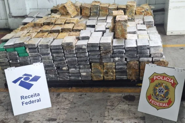 Receita Federal faz apreensão recorde de cocaína no Porto de Santos: 1,2 ton da droga em uma carga que ia para a Espanha - Metrópoles