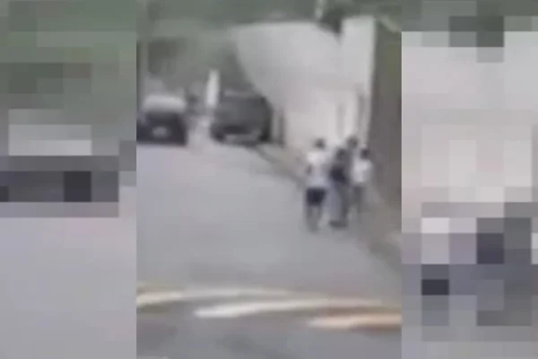Veja momento em que ex-jogador do Botafogo é atingido por muro no Rio