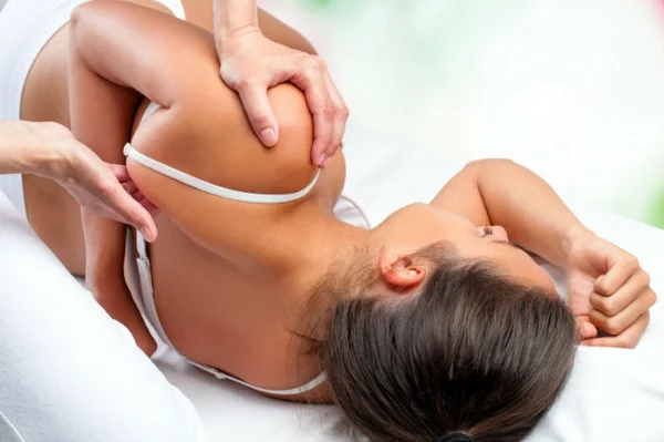 Tratamento com a osteopatia pode ajudar a curar dores crônicas