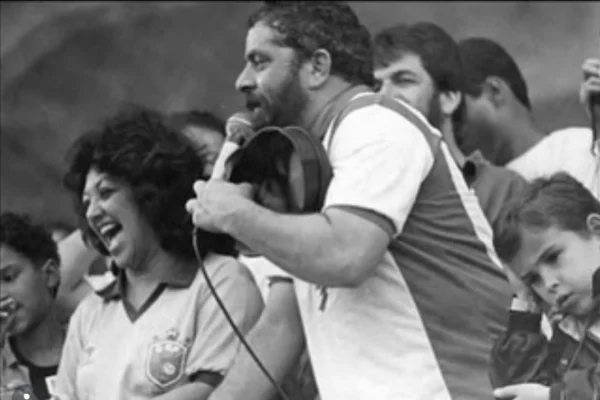 Imagem mostra Telma de Souza e o presidente Lula - Metrópoles