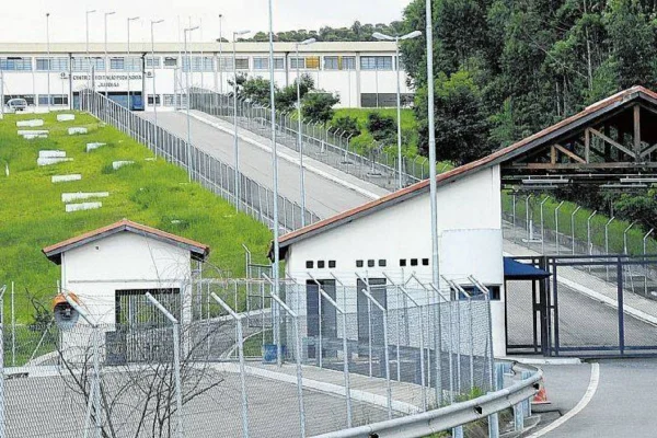 Imagem colorida mostra presídio onde advogado entregou LSD a detento. Metrópoles
