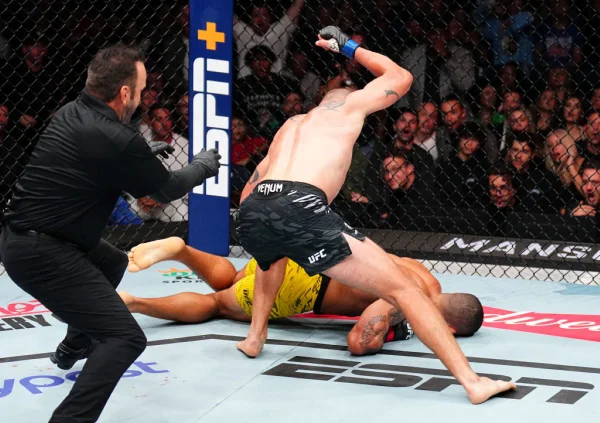 Dustin Jacoby nocauteia o brasileiro Vitor Petrino no UFC Fight Night | Metrópoles