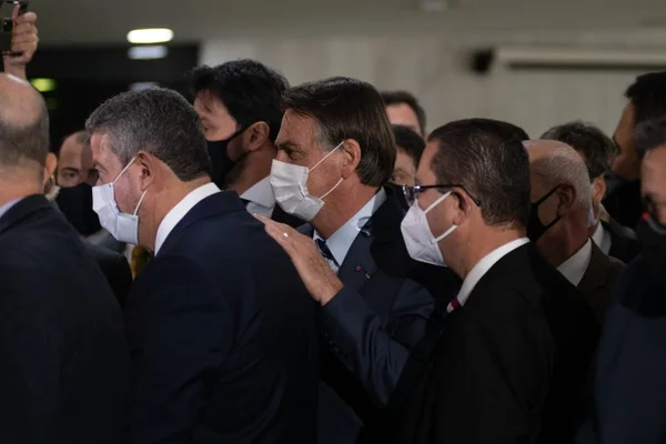 Presidente Jair Bolsonaro chega à exposição de demonstração das aplicações práticas do uso da nova tecnologia 5G no Brasil
