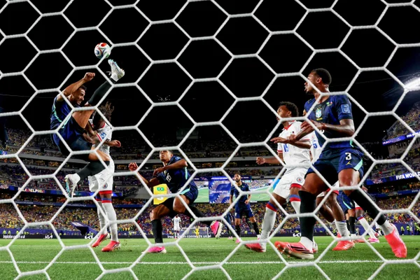 O Brasil venceu o Haiti por 3x0 com gols de Matheus Cunha e Vini Jr. Seleção Brasileira metropoles 1