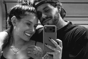 Ana Castela e Zé Felipe trocam anel de compromisso Ana Castela e Zé Felipe trocam anel de compromisso